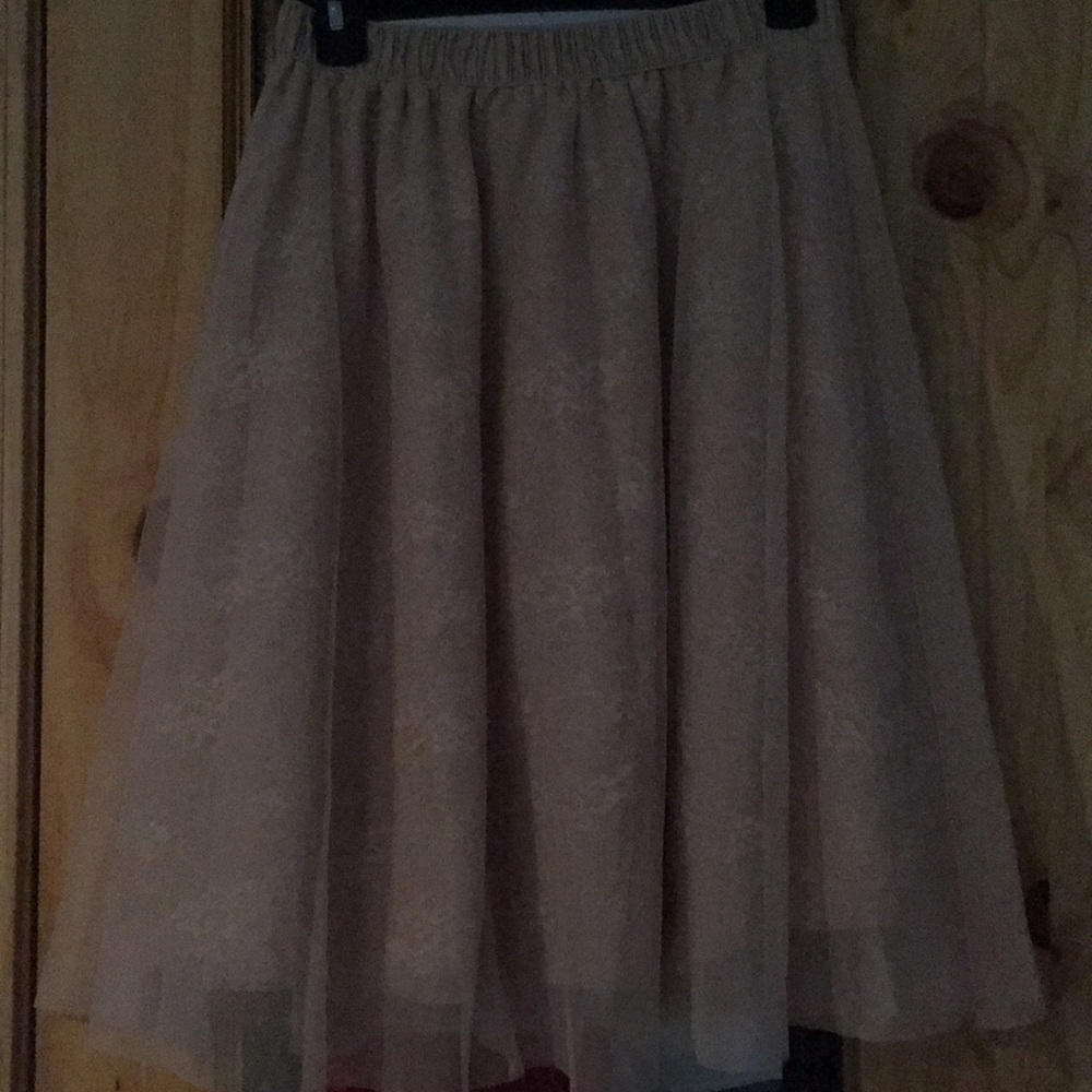 Tulle, Rose-gold skirt.